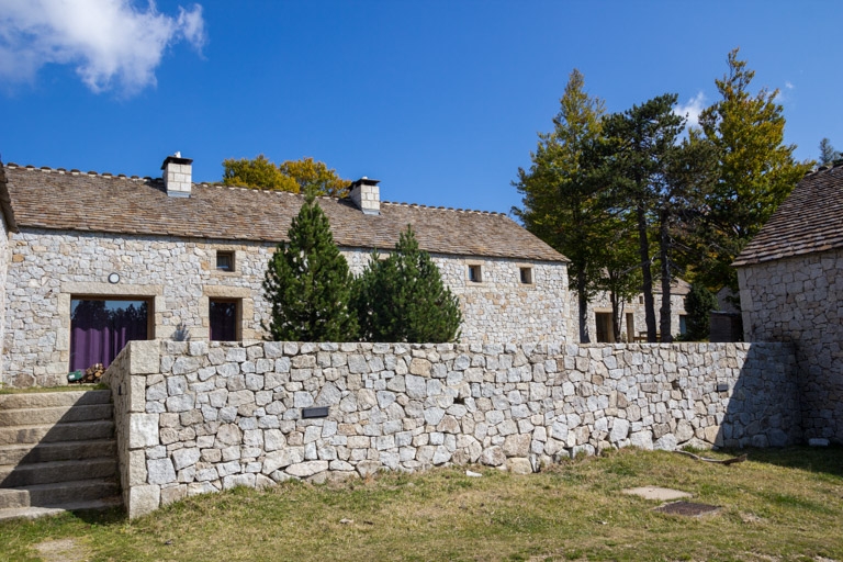 gite confort 8 pers - mas de la barque - lozere (6)